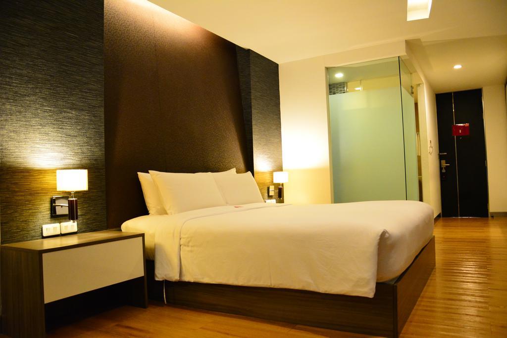Trinity Silom Hotel Bangkok Exterior foto